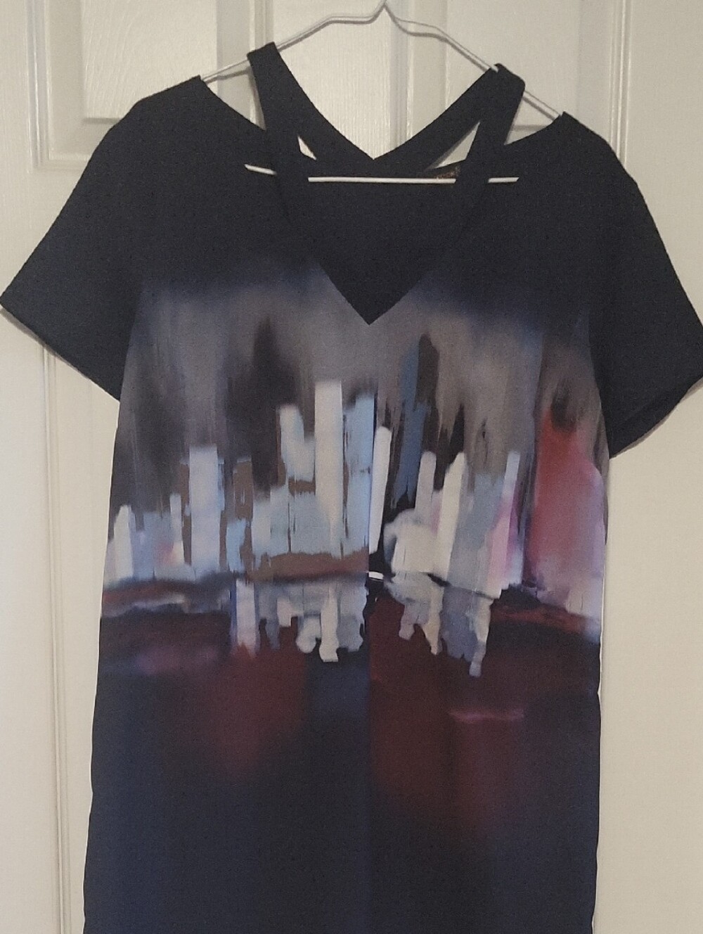 Abstract Cityscape V-Neck Tunic Top in Navy and Multicolor